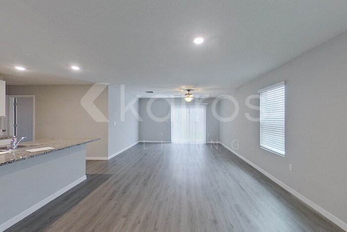 Building Photo - 8651 SW 44th Ct