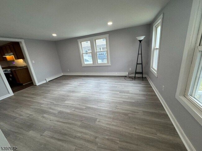 Building Photo - 606 Hardyston Ville Rd