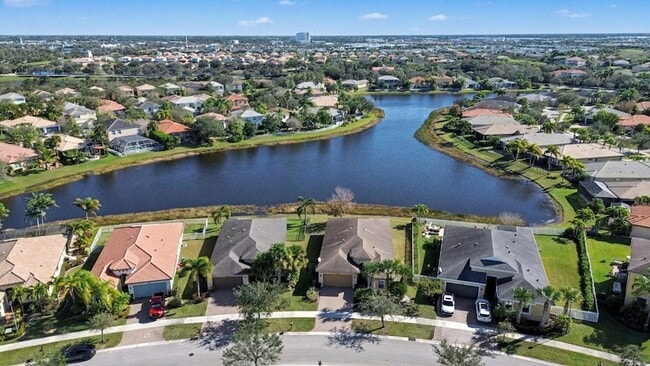 Building Photo - 12115 SW Bennington Cir