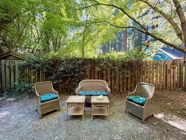 Building Photo - PEACEFUL MADRONE CANYON ONE BEDROOM COTTAGE NEAR DOWNTOWN LARKSPUR