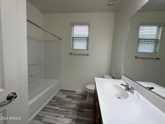 Building Photo - 14939 S 180th Ave