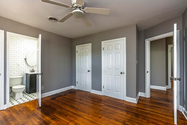 Building Photo - 2224 Harrodsburg Rd