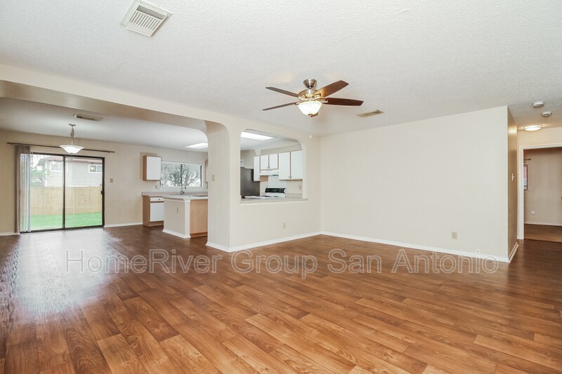 Building Photo - 8019 Chestnut Cedar Dr