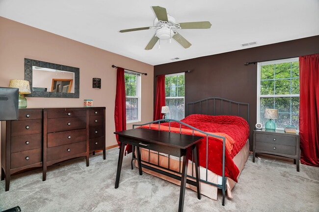 Building Photo - 18568 W Point Dr