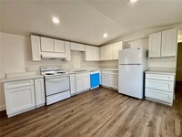 Building Photo - 112 Laureti Ln