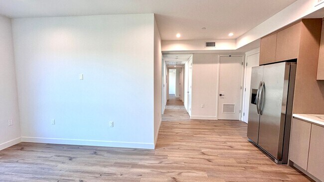 Building Photo - Luxury NoHo Brand New Units!