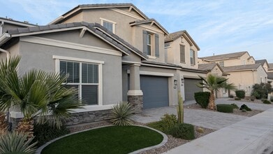 Building Photo - 4854 E Shady Glen Ave