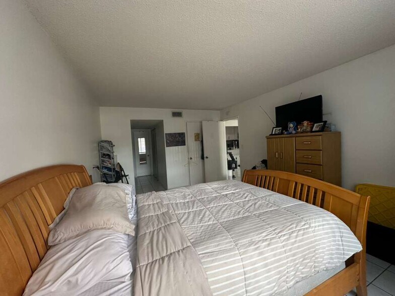 Building Photo - 13701 SW 66th St