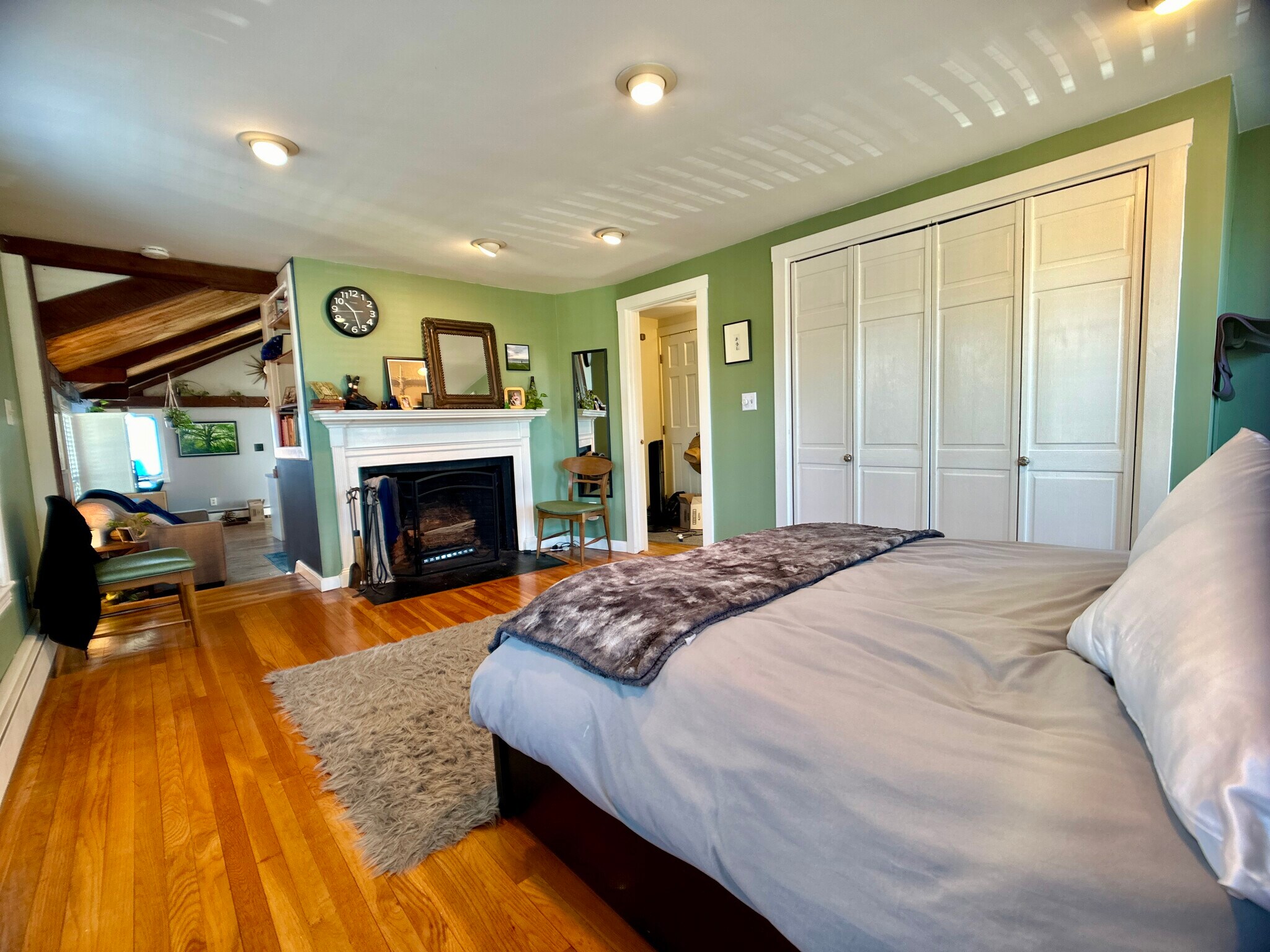 Building Photo - 526 Centre St