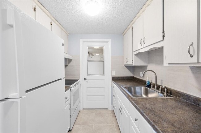 Building Photo - 4948 Getner St