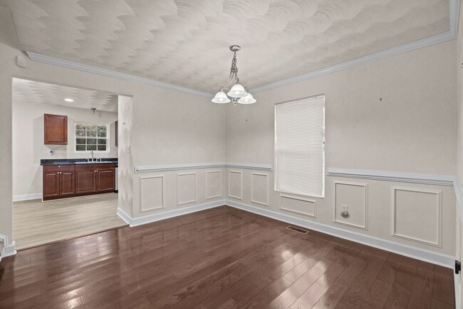 Building Photo - Beautiful Spacious Home for Rent in Norfolk!