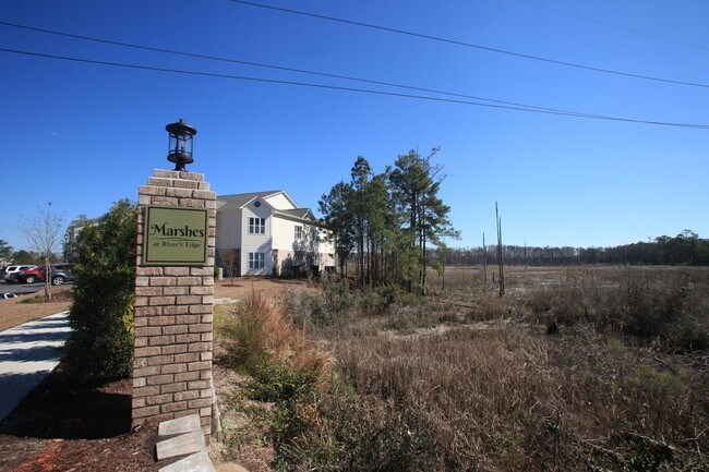 Building Photo - 2BR/2BA - Beautiful condo on River Road - ...
