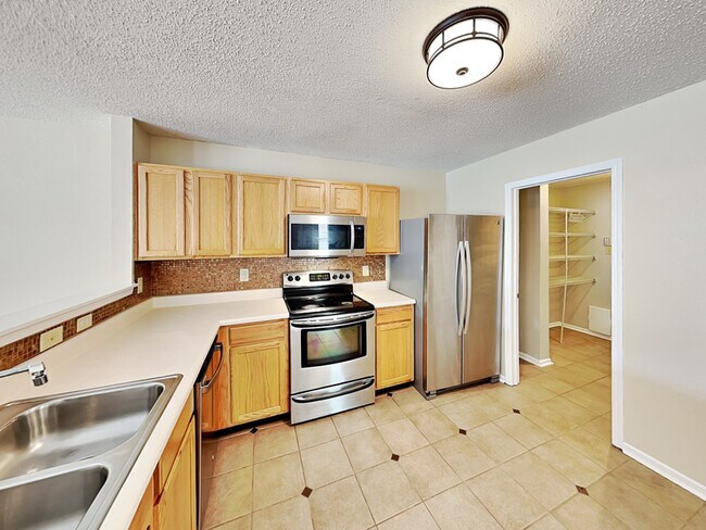 Building Photo - 2326 Collins Way