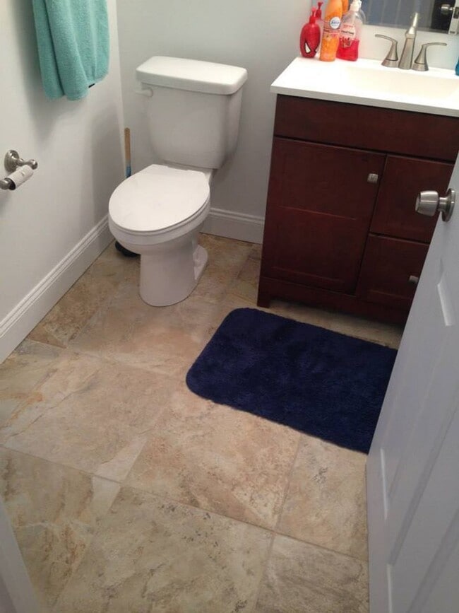 Building Photo - Luxury Rental - South Side