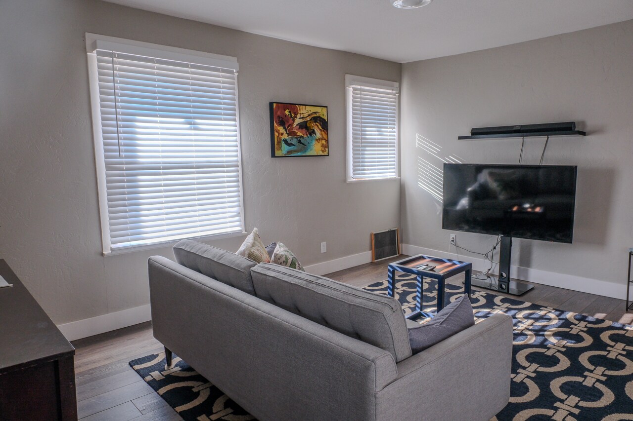 Building Photo - 5532 N Haight Ave