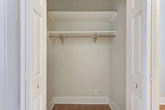 Building Photo - Gut Renovated - One Bedroom (2 blocks from...