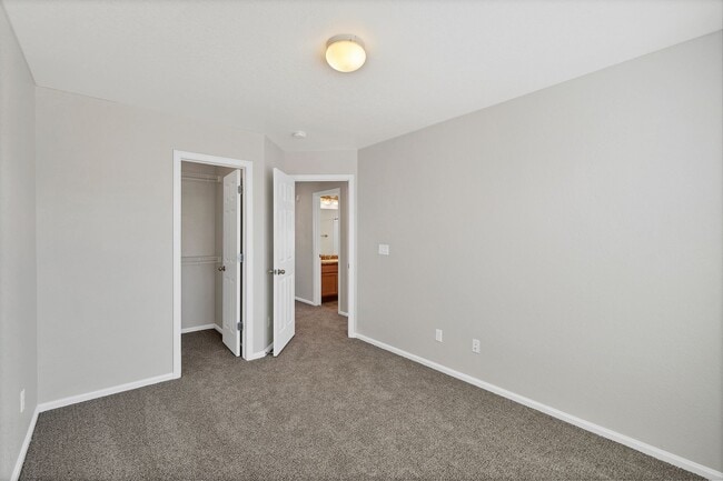 Building Photo - Beautiful 2 Story Home!