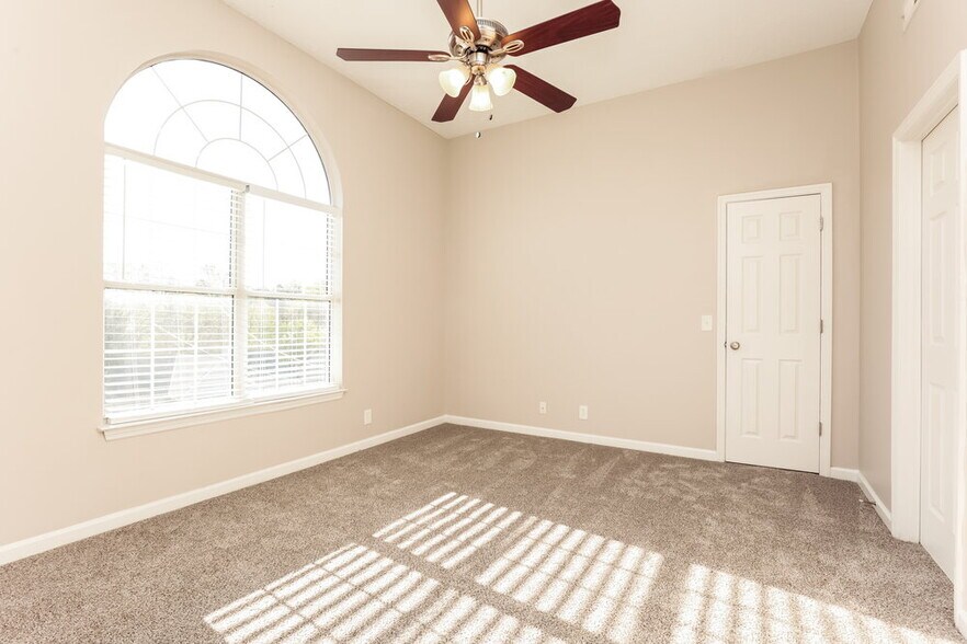 Building Photo - 2908 Split Oak Trail