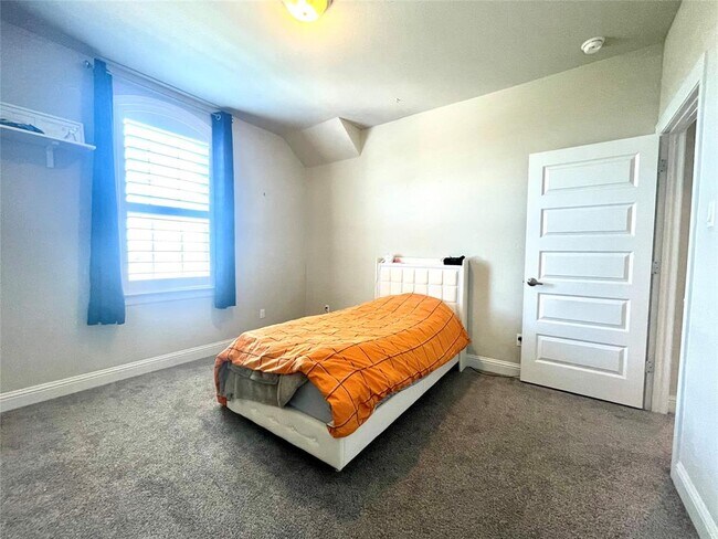 Building Photo - 6829 Brindisi Pl