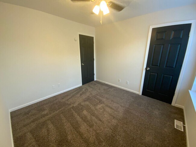 Building Photo - 3569-3571 Prescott Dr