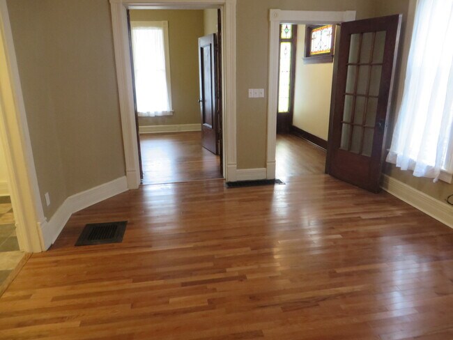 Building Photo - 1229 Swinney Ave