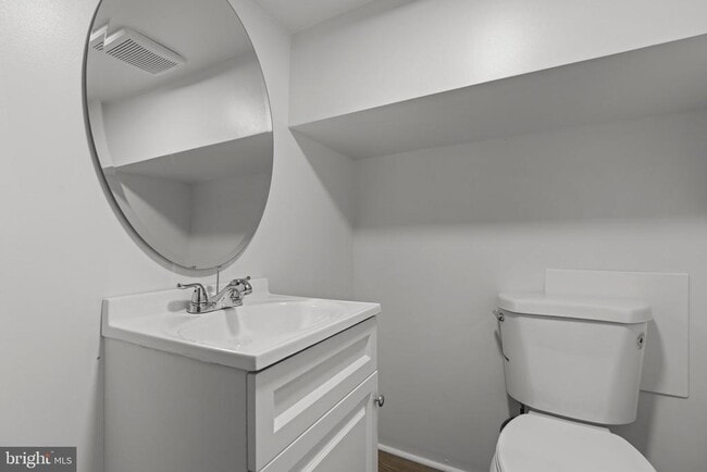 Building Photo - 1213 Washington Blvd