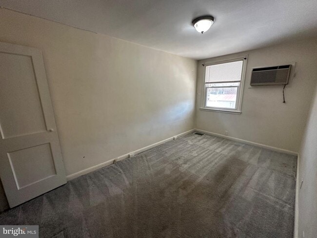 Building Photo - 5241 Ditman St