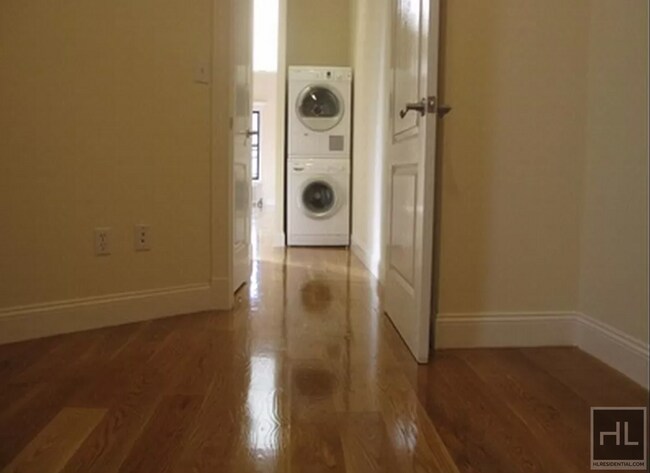 Primary Photo - GORGEOUS MIDTOWN WEST 2 BEDROOM - WON'T LA...