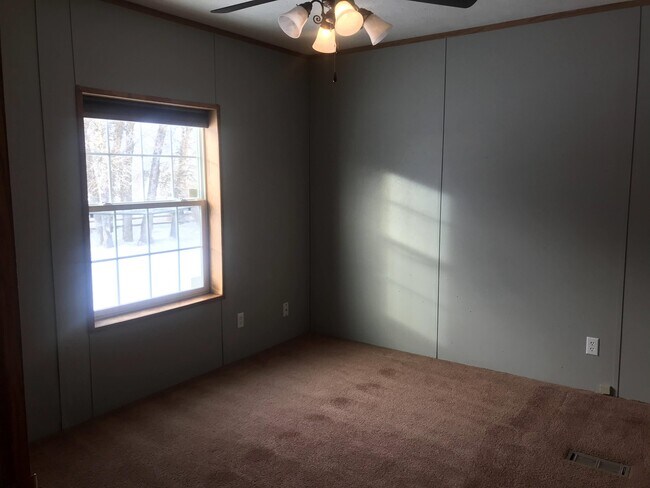 Building Photo - 31 Front St