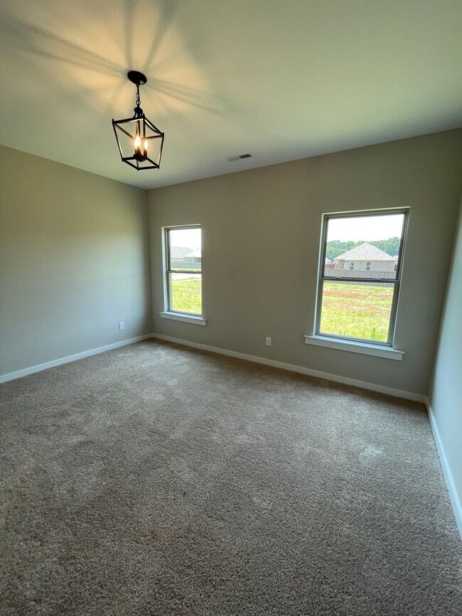 Building Photo - Home for Rent in Meridianville, AL!!! Avai...