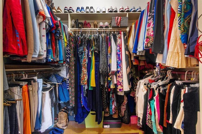 Building Photo - 1400 Cuernavaca Dr N