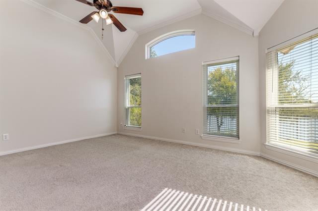 Building Photo - 8904 Lakewood Dr