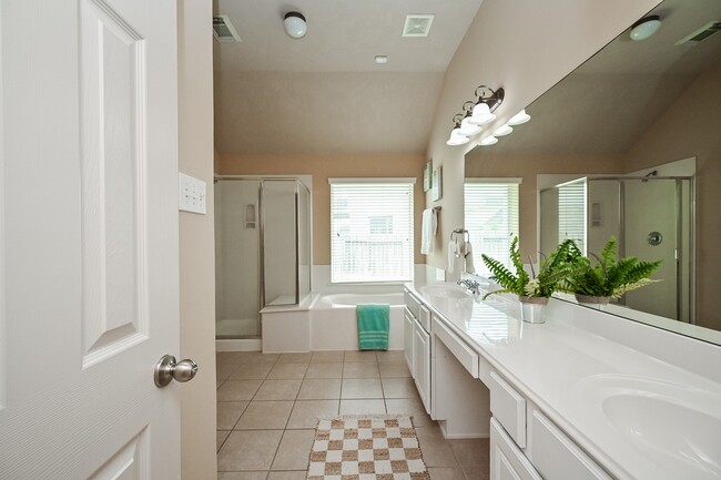 Building Photo - 8010 Durham Run Ln