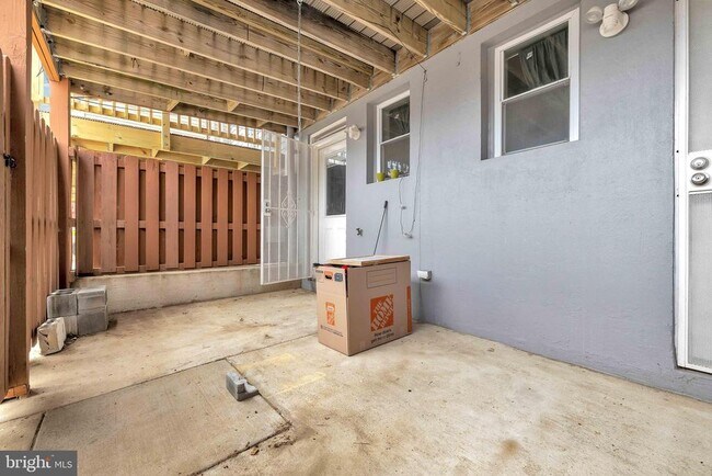 Building Photo - 210 Upshur St NW