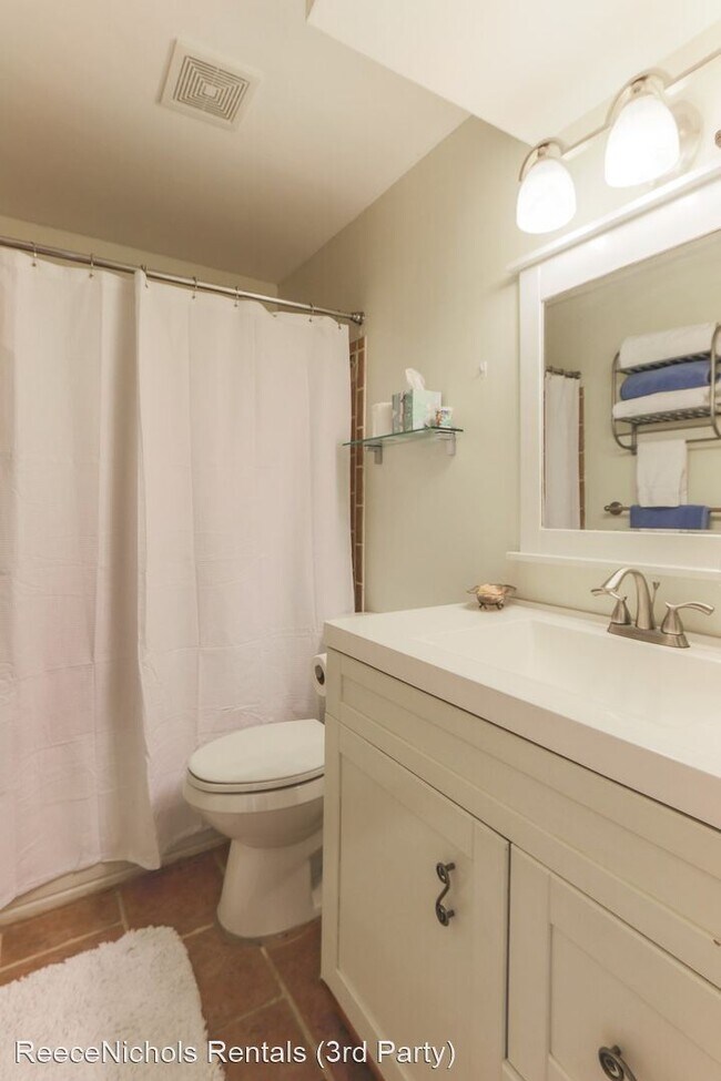 Building Photo - 4724 Belleview Ave