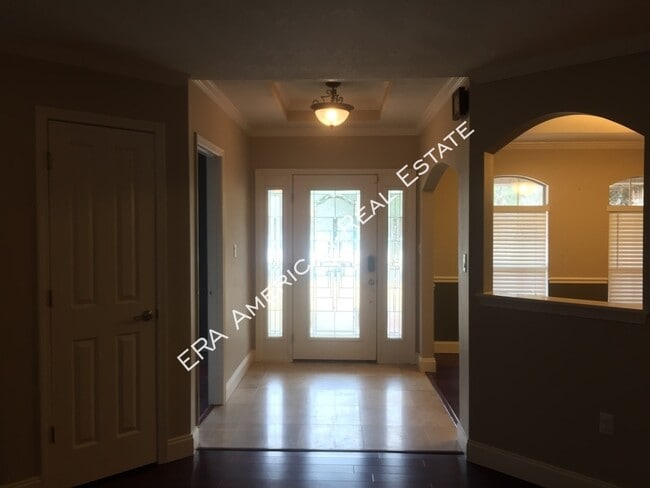 Building Photo - 53 Hillcrest Dr