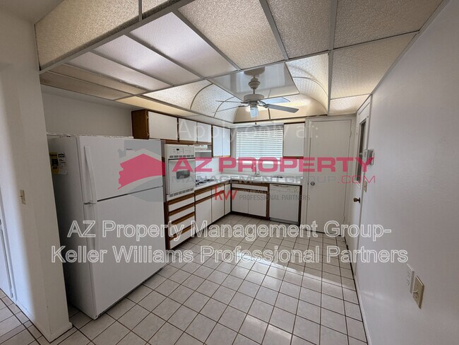 Building Photo - 10831 W Deanne Dr