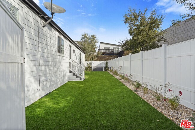 Building Photo - 30473 Mulholland Hwy