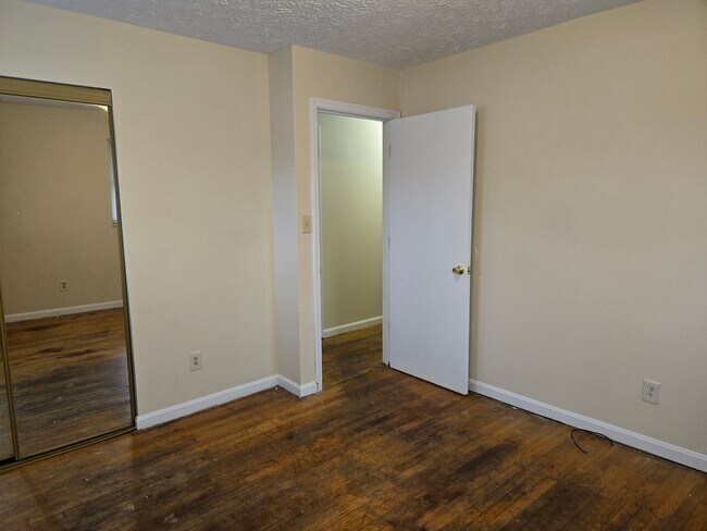 Building Photo - Ranch in Green Acres. All-electric. Storage Shed. 251215