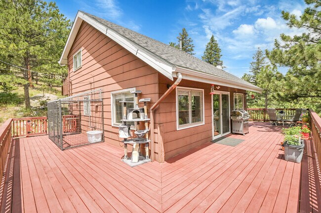 Building Photo - 32187 Sylvan Rd