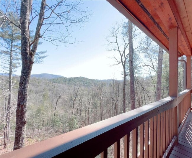 Building Photo - 532 Highland Trail