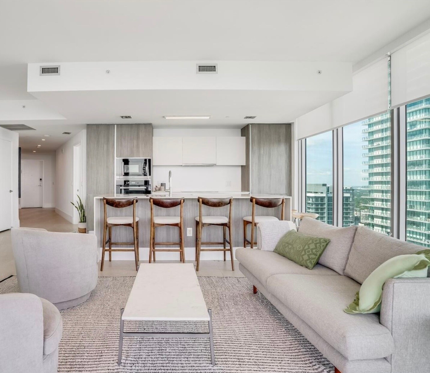 Building Photo - 2900 NE 7th Ave