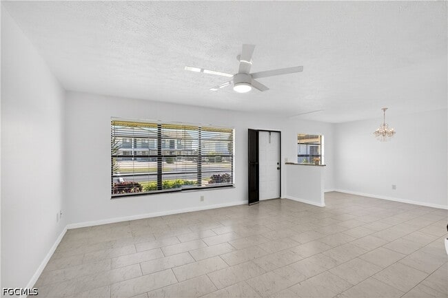 Building Photo - 3916 SE 11th Pl
