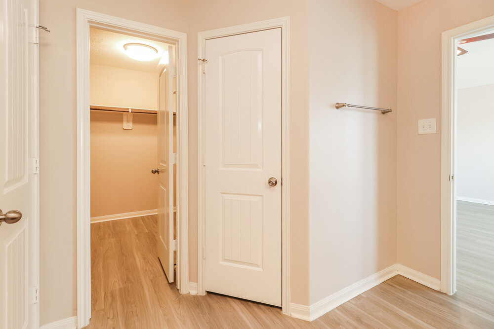 Building Photo - 603 Lake View Dr