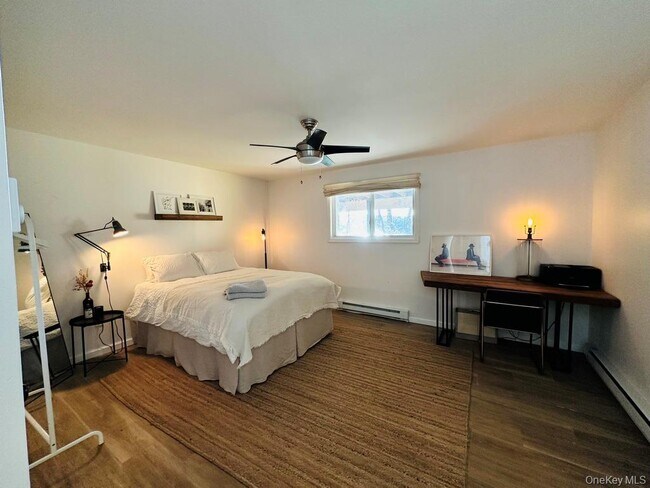 Building Photo - 117 Seven Hills Lake Dr