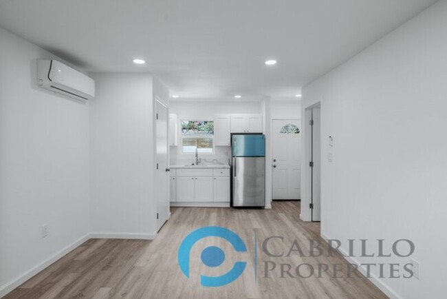 Building Photo - 2527 Tuberose St