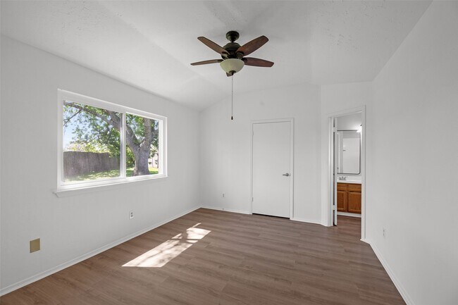 Building Photo - 2302 Doverglen Dr