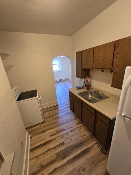 Building Photo - 15 S Stewart St