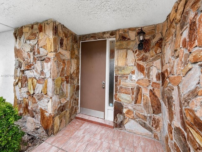Building Photo - 8142 Silver Palm Ct