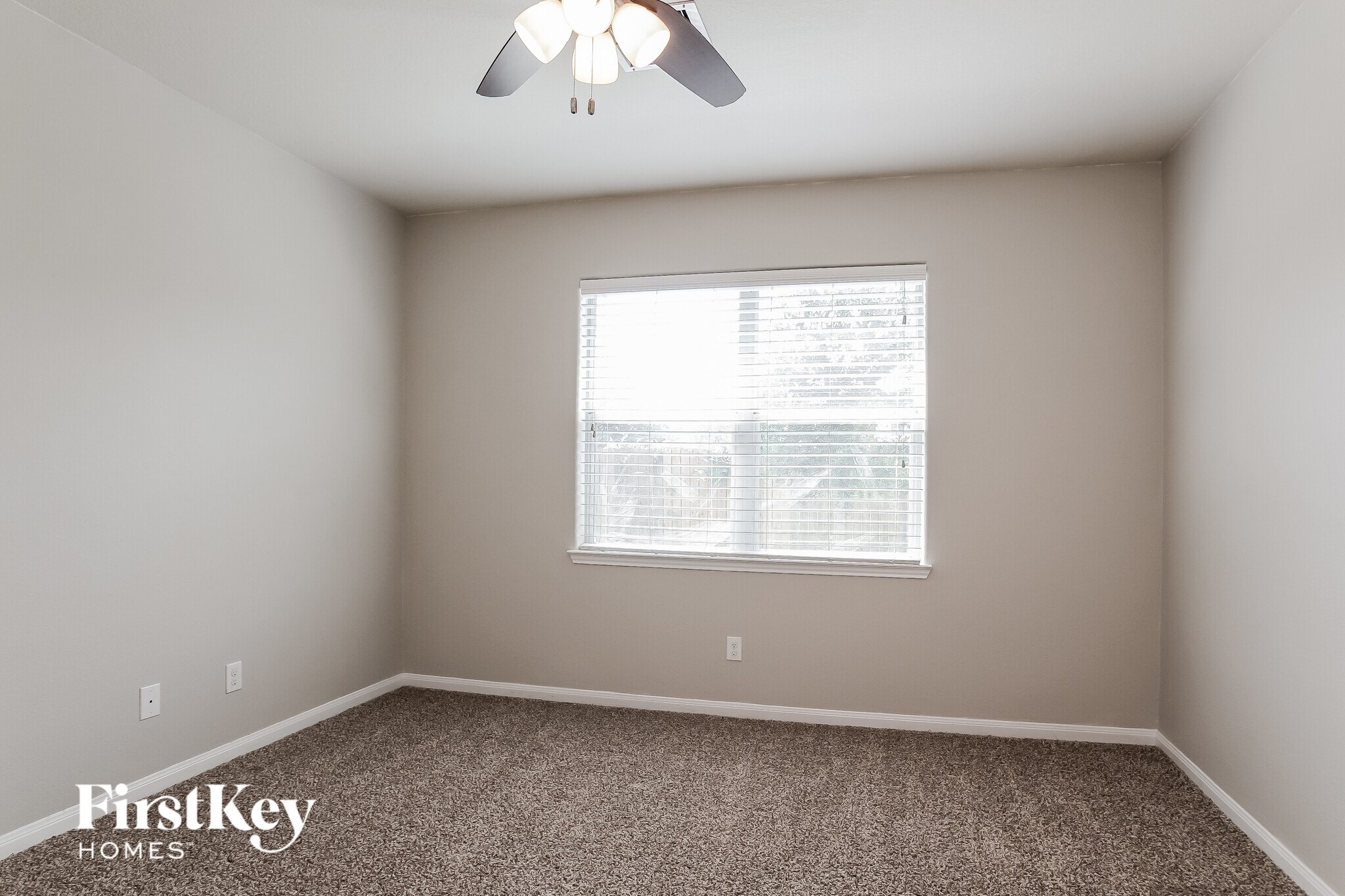 Building Photo - 5623 That Way